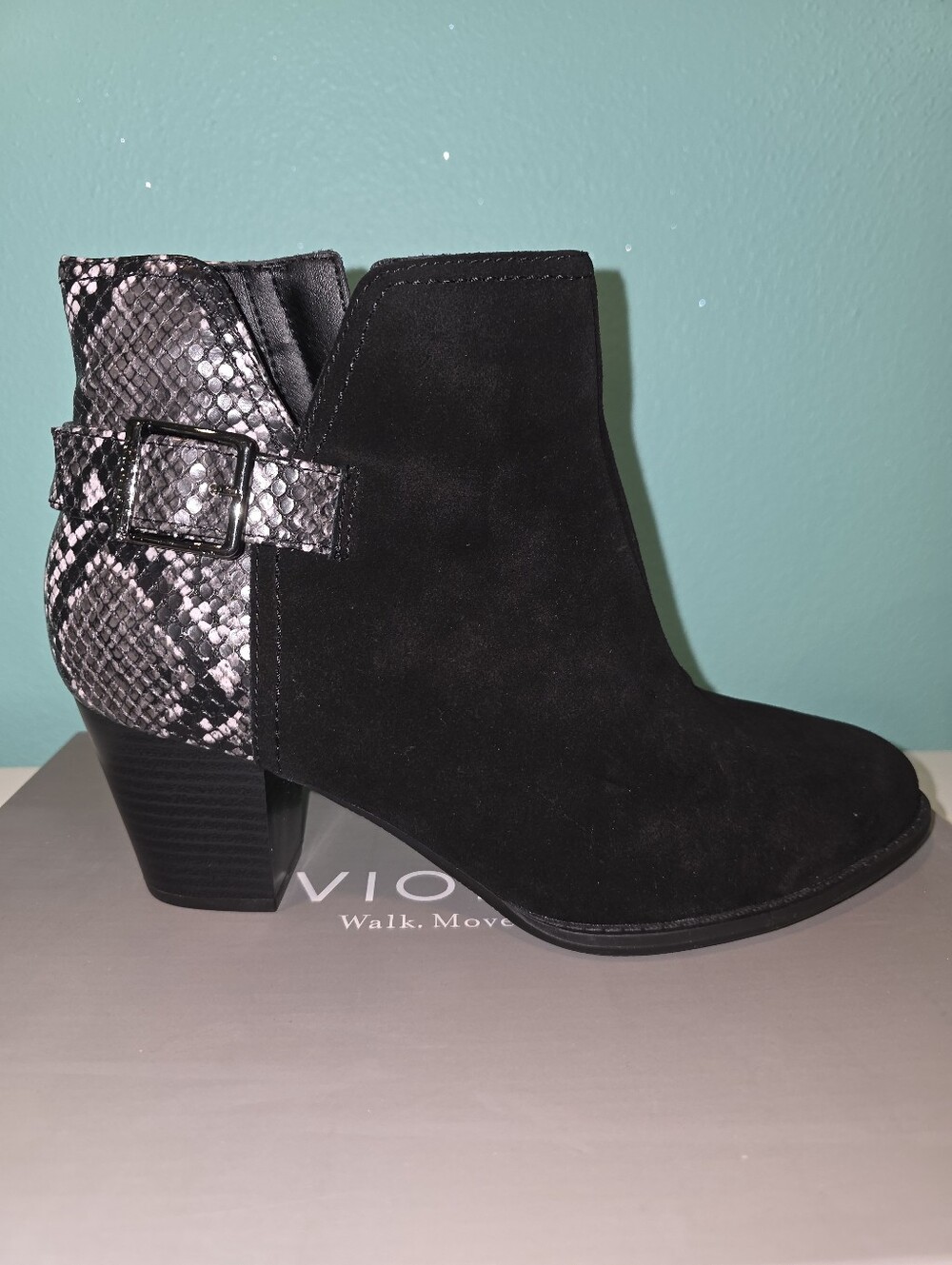 Vionic Black Suede Ankle Boot with Snake-Print Accent Size 9 Wide